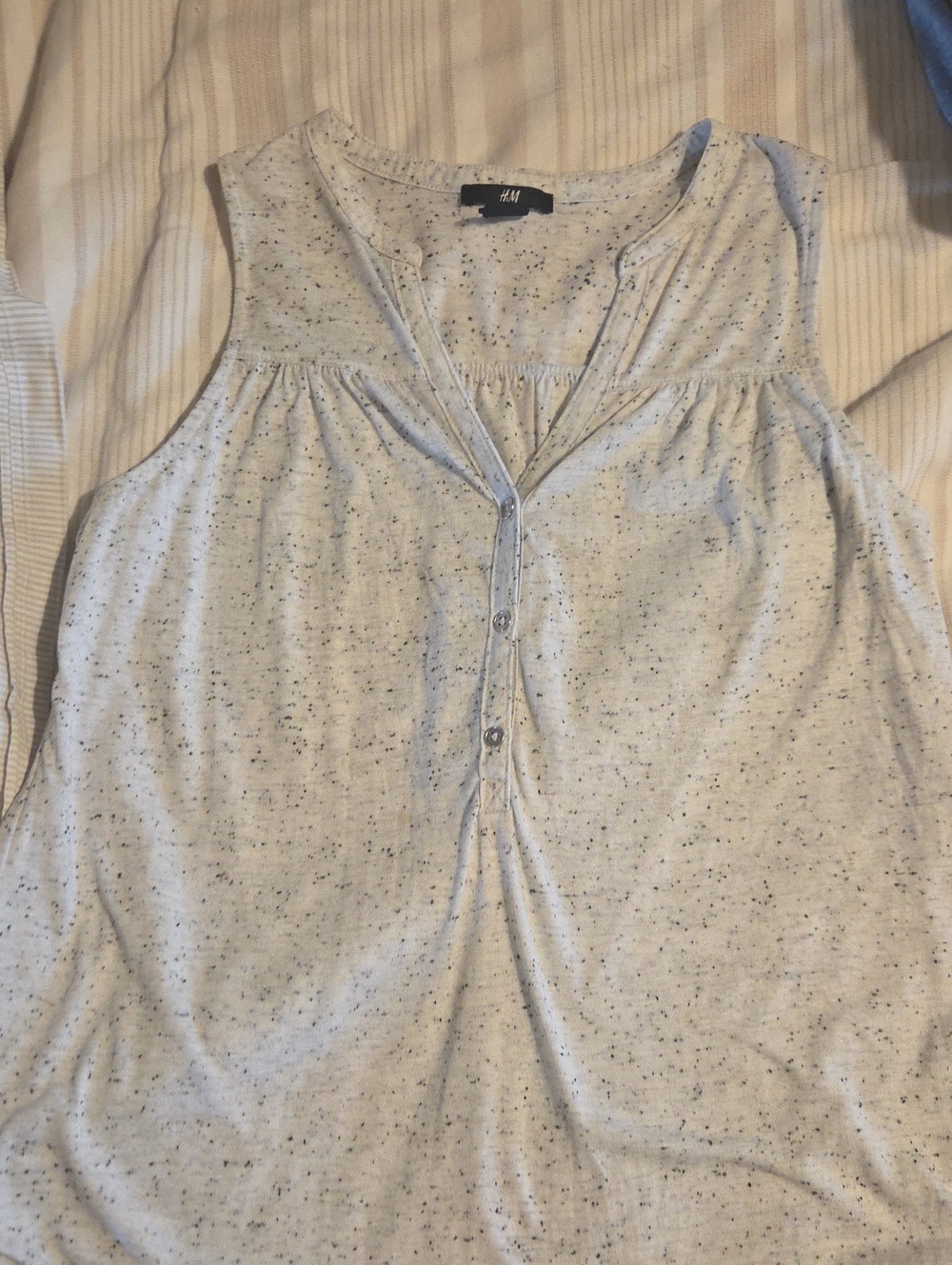 H&M Light Heather Gray Speckled Sleeveless Henley Tank
